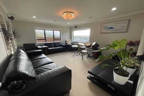 Photo of property in 60 Erlestoke Crescent, Churton Park, Wellington, 6037