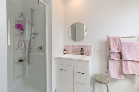 Photo of property in 24 Kempton Street, Greytown, 5712