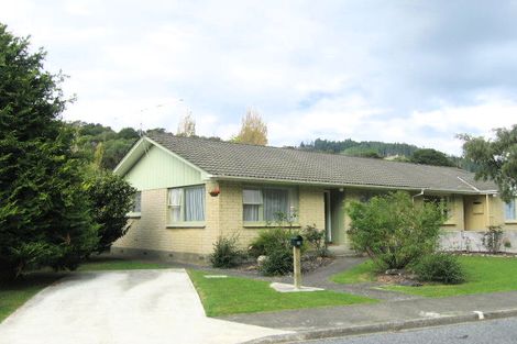 Photo of property in 25a Deller Grove, Silverstream, Upper Hutt, 5019