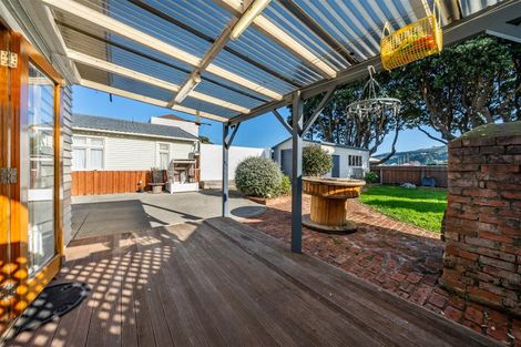 Photo of property in 43 Kensington Avenue, Petone, Lower Hutt, 5012