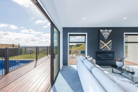 Photo of property in 70 Katania Heights, Brightwater, 7022