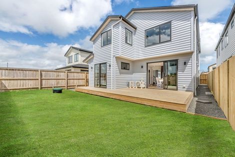 Photo of property in 22 Korowhiti Road, Clarks Beach, 2122