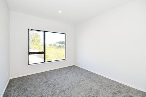 Photo of property in 22 Waimarie Drive, Karaka, 2578