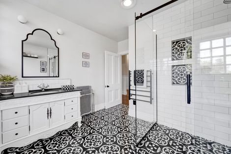 Photo of property in 104 Pitt Road, Hillsborough, New Plymouth, 4372