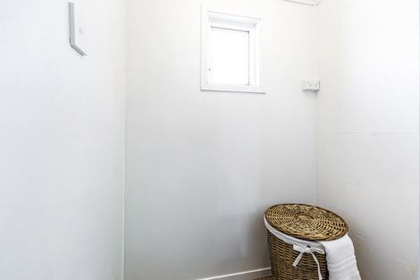Photo of property in 100 Lemon Street, New Plymouth, 4312