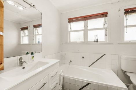 Photo of property in 56 Fairview Road, Western Heights, Rotorua, 3015