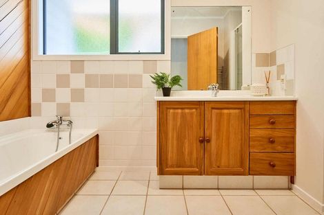 Photo of property in 1/30 Sailmaker Close, Whitby, Porirua, 5024