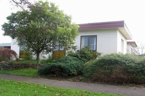 Photo of property in 15 Raglan Avenue, Cloverlea, Palmerston North, 4412