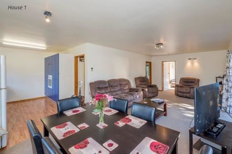 Photo of property in 17 Heperi Street, Waikanae Beach, Waikanae, 5036