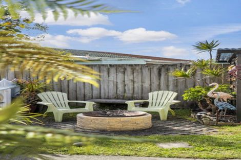 Photo of property in 2/38 Blacklock Avenue, Henderson, Auckland, 0612