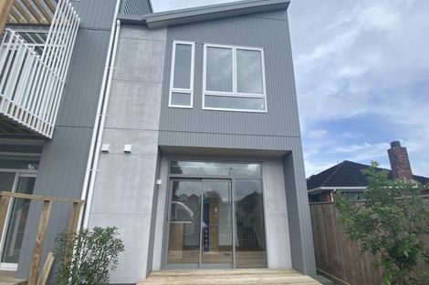 Photo of property in 14/2 Moor Avenue, Te Atatu Peninsula, Auckland, 0610