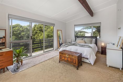 Photo of property in 12 Spenmoor Street, Newlands, Wellington, 6037