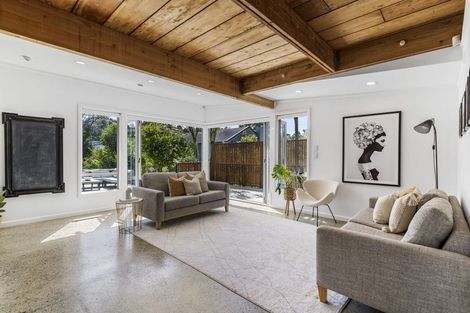 Photo of property in 890 Beach Road, Waiake, Auckland, 0630