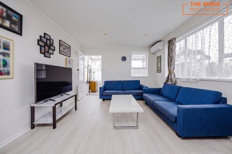 Photo of property in 2/17 Roberts Road, Te Atatu South, Auckland, 0610
