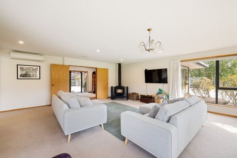 Photo of property in 4 Cedar Place, Amberley, 7410