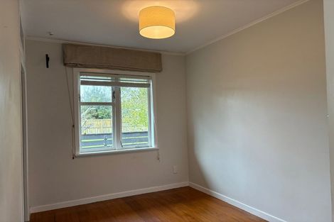 Photo of property in 17b Brookfield Road, Te Atatu Peninsula, Auckland, 0610