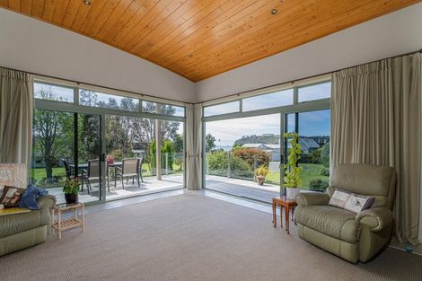 Photo of property in 16 Endeavour Place, Cooks Beach, Whitianga, 3591