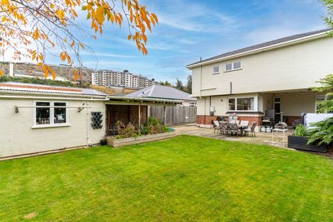 Photo of property in 16 Wycolla Avenue, Saint Clair, Dunedin, 9012