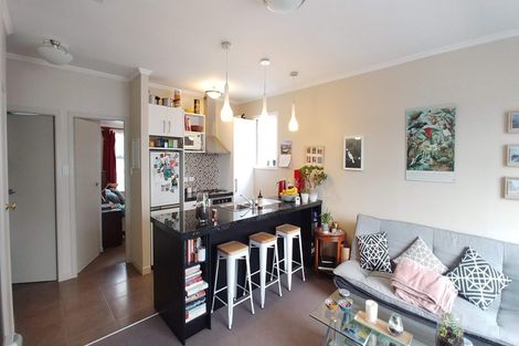 Photo of property in 2/51 Austin Street, Mount Victoria, Wellington, 6011