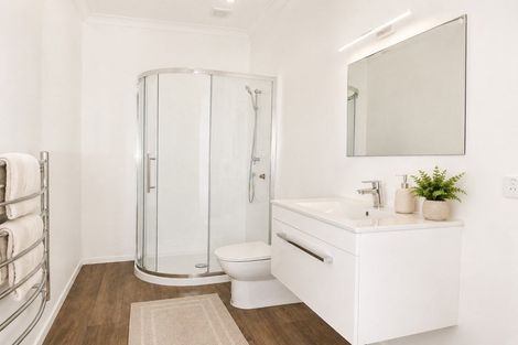 Photo of property in 10/19 Collins Avenue, Tawa, Wellington, 5028