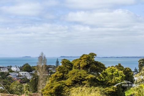 Photo of property in 4/431 East Coast Road, Mairangi Bay, Auckland, 0630
