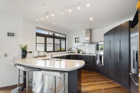 Photo of property in 18 Pacific Parade, Army Bay, Whangaparaoa, 0930
