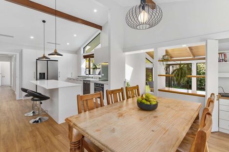 Photo of property in 10 Parkview Place, Avonhead, Christchurch, 8042