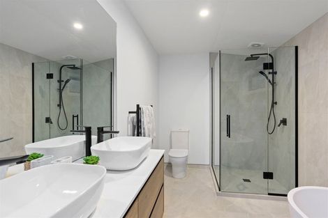 Photo of property in 17 Aratoro Place, Mount Pleasant, Christchurch, 8081