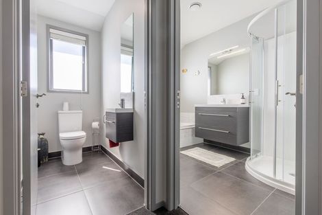 Photo of property in 8 Komahimahi Way, Motuoapa, 3382