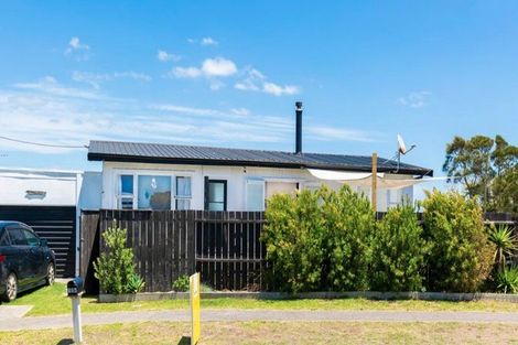 Photo of property in 126 Pukehina Parade, Pukehina, Te Puke, 3189
