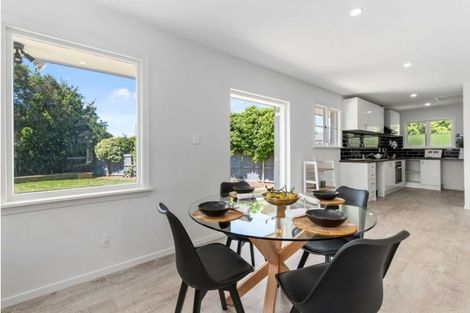 Photo of property in 38 Pinehurst Crescent, Russley, Christchurch, 8042