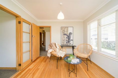 Photo of property in 16 Newcastle Street, Hokowhitu, Palmerston North, 4410