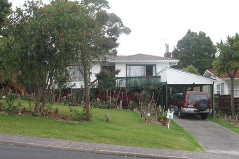 Photo of property in 12 Camrose Place, Glenfield, Auckland, 0629