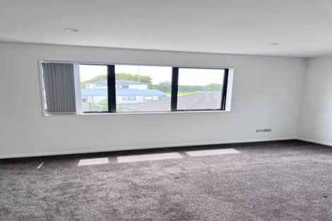 Photo of property in 116c Cascades Road, Pakuranga Heights, Auckland, 2010