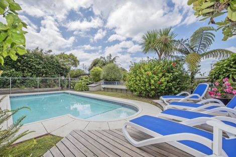 Photo of property in 7/18 Parr Terrace, Castor Bay, Auckland, 0620