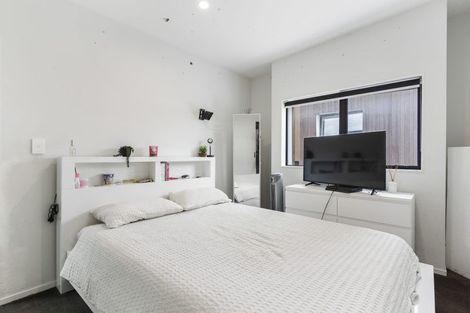 Photo of property in 23c Chippendale Crescent, Birkdale, Auckland, 0626