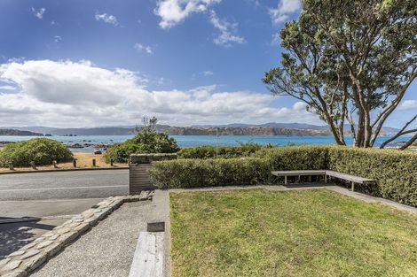 Photo of property in 160 Breaker Bay Road, Breaker Bay, Wellington, 6022