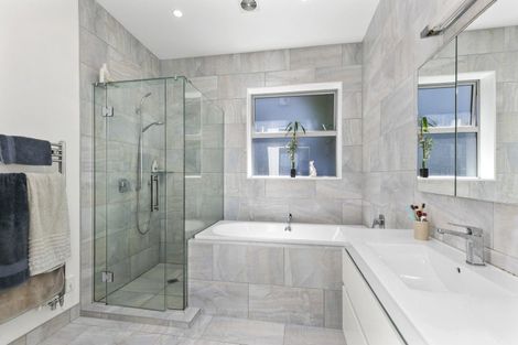 Photo of property in 6 Owhiro Bay Parade, Island Bay, Wellington, 6023