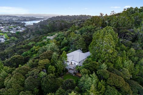 Photo of property in 4 Kereru Grove, Greenhithe, Auckland, 0632