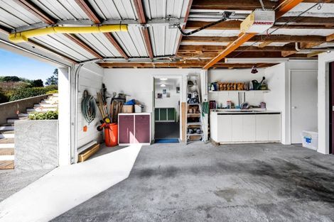 Photo of property in 42 Seaview Road, Marfell, New Plymouth, 4310