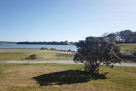 Photo of property in 17 Goble Road, Clarks Beach, 2679