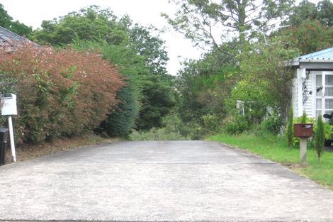 Photo of property in 57 Buscomb Avenue, Henderson, Auckland, 0610