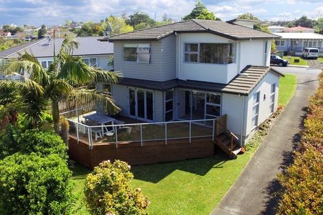 Photo of property in 114a Tiroroa Avenue, Te Atatu South, Auckland, 0610