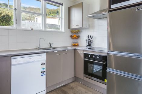 Photo of property in 18 Waiho Terrace, Elsdon, Porirua, 5022