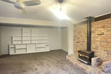 Photo of property in 28 Gretel Place, Hillcrest, Auckland, 0627