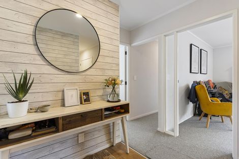 Photo of property in 2/16 Castleton Drive, Howick, Auckland, 2014