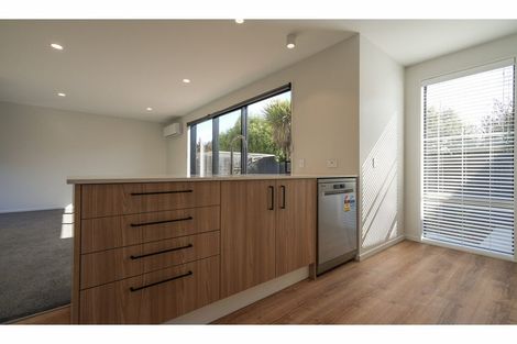 Photo of property in 4/63 Waltham Road, Sydenham, Christchurch, 8023