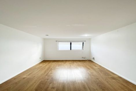 Photo of property in 65 Awaroa Road, Sunnyvale, Auckland, 0612