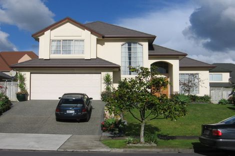 Photo of property in 35 Claremont Way, East Tamaki Heights, Auckland, 2016