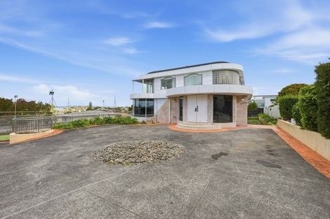 Photo of property in 99 East Coast Road, Castor Bay, Auckland, 0620